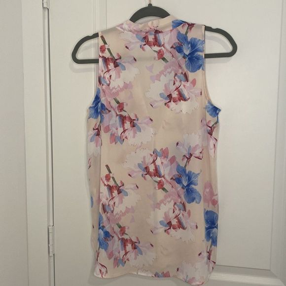 Vince Camuto Tank - Picture 4 of 5